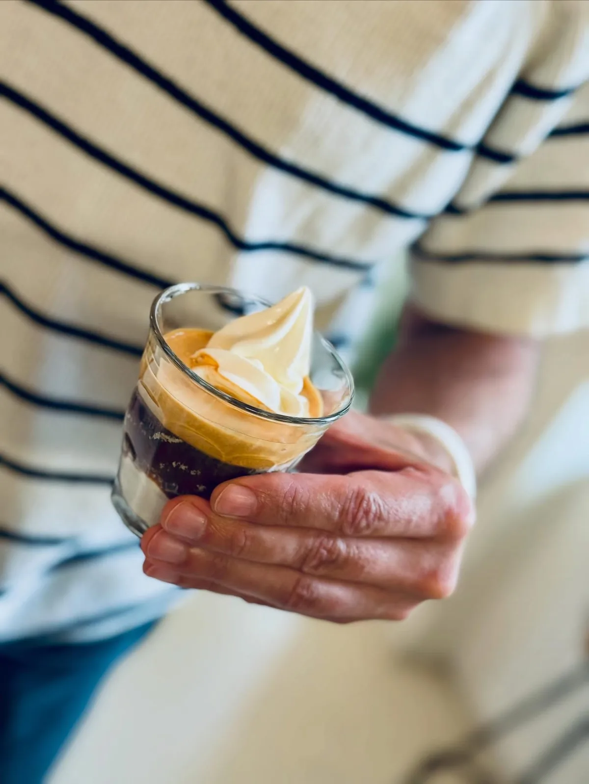 Affogato z lodami w szklance